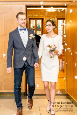 Hochzeit, Trauung, Böblingen, Standesamt, Braut, Paar, Strauss, Bräutigam, weiß