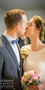 Hochzeit, Trauung, Böblingen, Standesamt, Braut, Paar, Strauss, Bräutigam, weiß