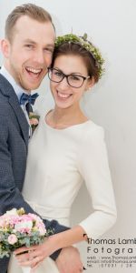 Hochzeit, Trauung, Böblingen, Standesamt, Braut, Paar, Strauss, Bräutigam, weiß