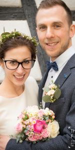 Hochzeit, Trauung, Böblingen, Standesamt, Braut, Paar, Strauss, Bräutigam, weiß